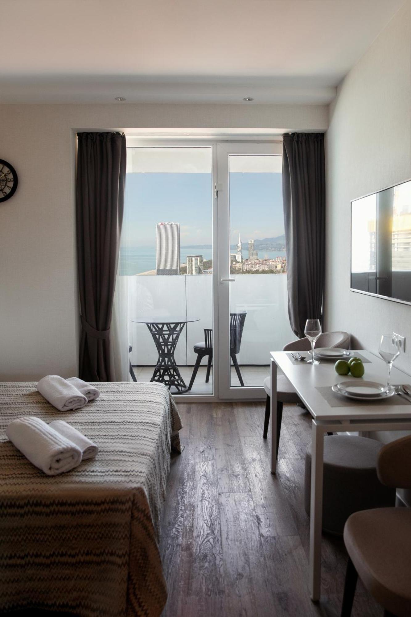 Onyx Palace Delux Batumi Exterior photo